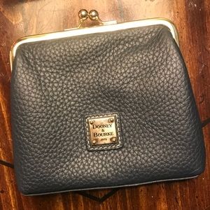 BRAND NEW DOONEY AND BURKE CHANGE PURSE